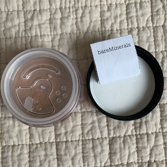 NWT BareMinerals Original Foundation: Medium Dark - Picture 2 of 3